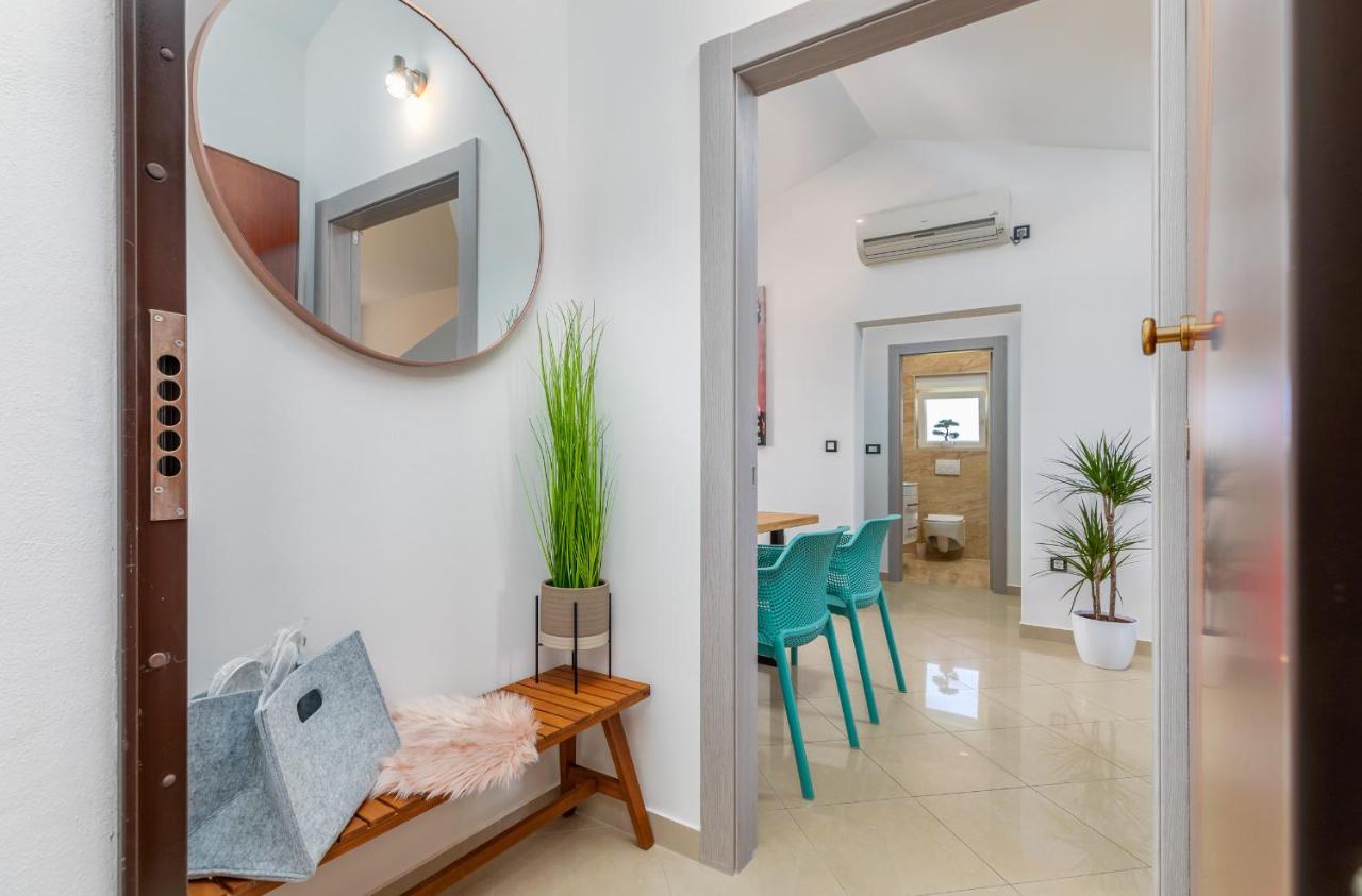 Apartment Vito With Sea View Fažana Exterior foto